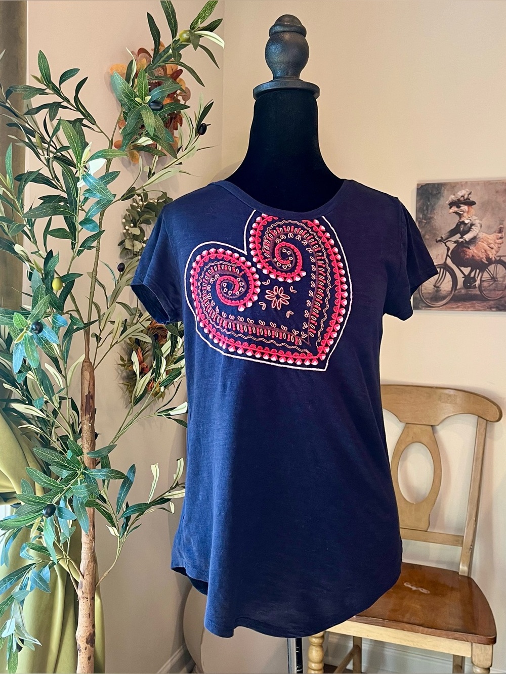 Loft Women's XS Navy Blue Short Sleeve T-Shirt - Embroidered Heart EUC